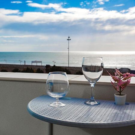 Poseidon Beach Apartment & Parking By Cadiz4Rentals מראה חיצוני תמונה